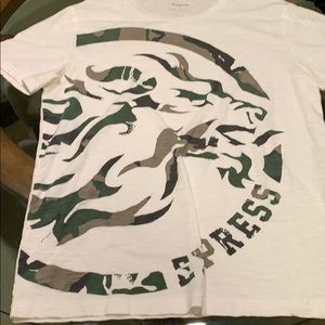 Express graphics t shirt